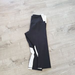 Lucy Yoga Capris